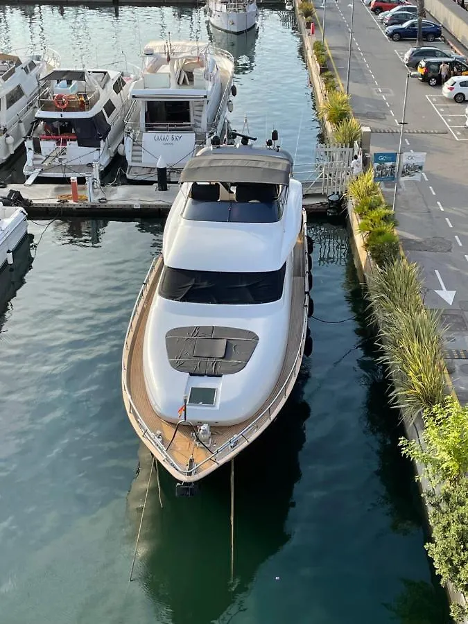 Botel Motoryacht 21 Avec Equipage Hotel Barcelona