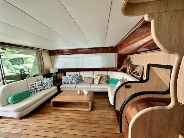 Motoryacht 21 Avec Equipage Hotel Barcelona Spain