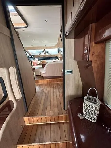 Motoryacht 21 Avec Equipage Hotel Barcelona Botel