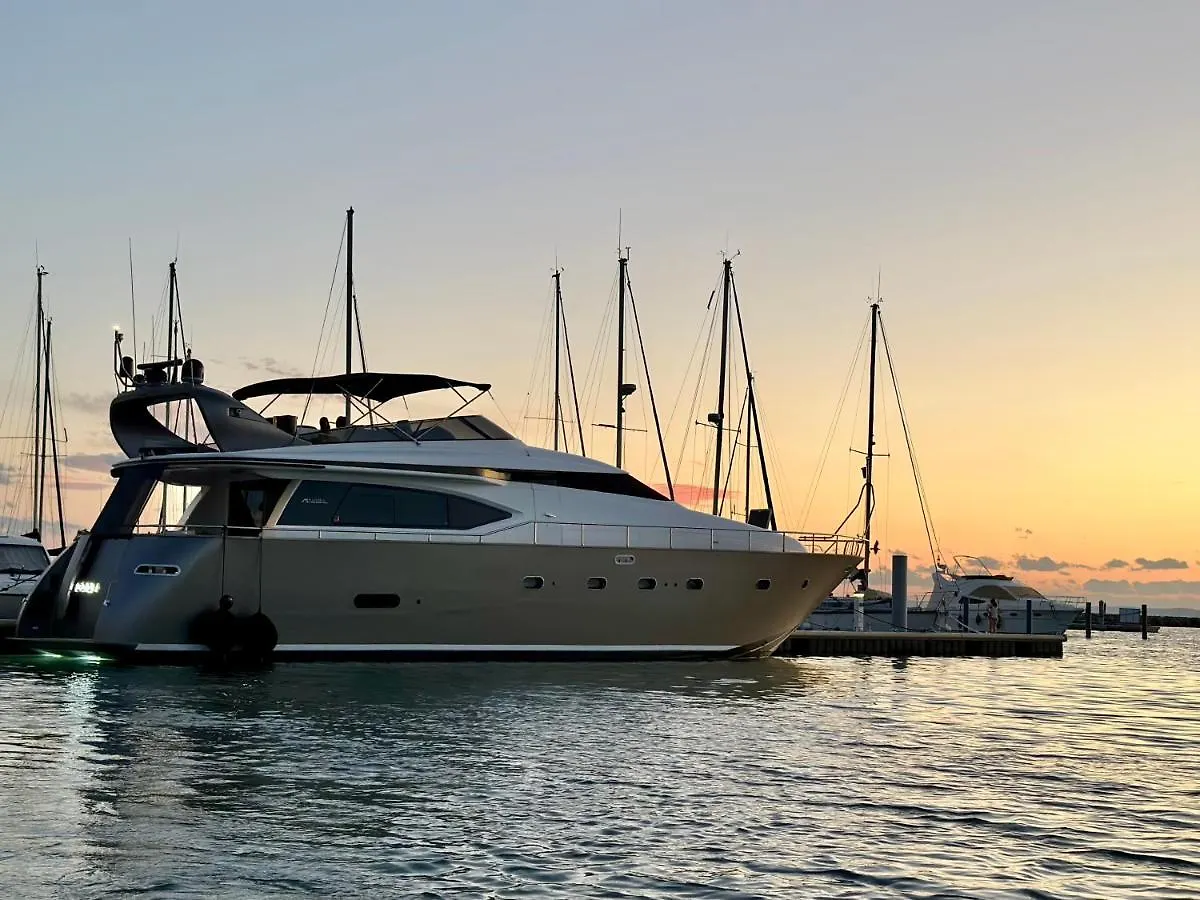 Motoryacht 21 Avec Equipage Hotel Barcelona Botel