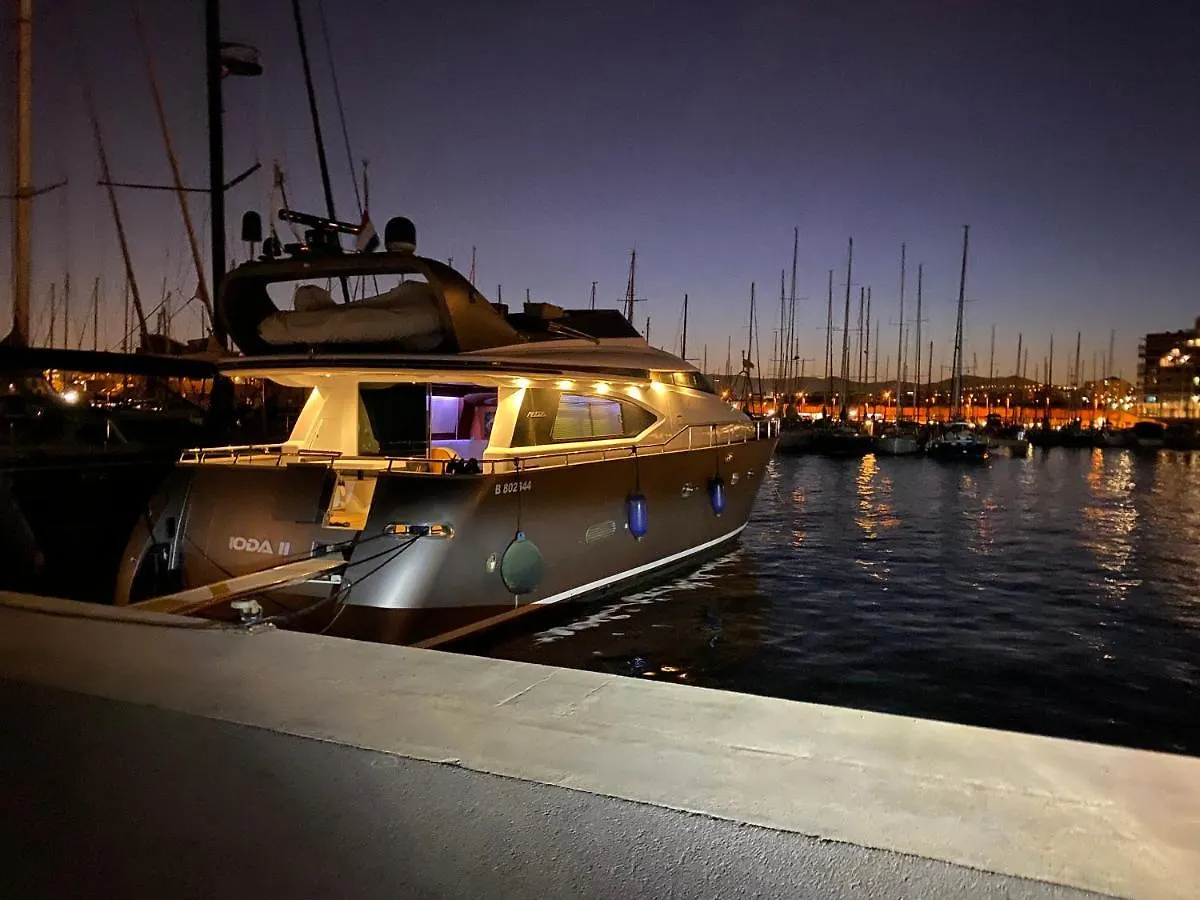 Hotel na wodzie Hotel Motoryacht 21 Avec Equipage Barcelona Hiszpania
